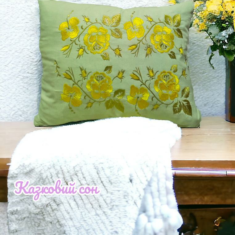 Decorative pillow "Yellow rose"